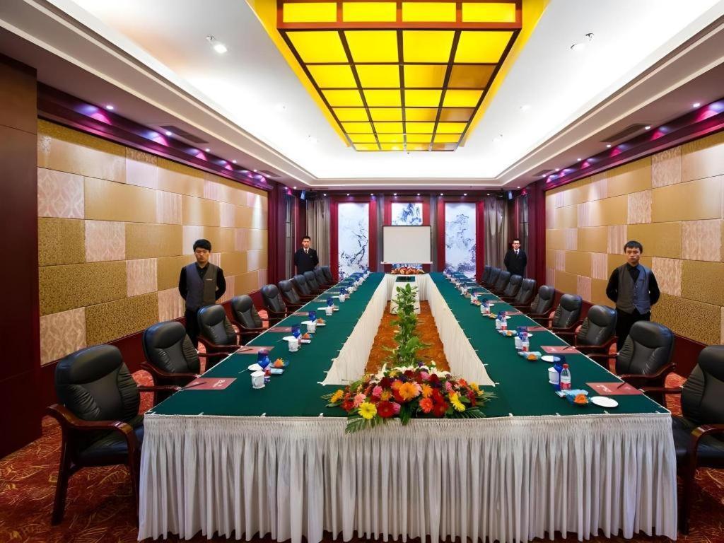 Feicheng Blossom Hotel Exterior photo