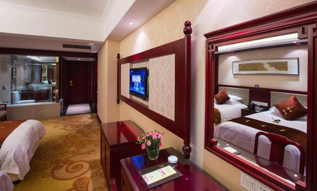 Feicheng Blossom Hotel Exterior photo