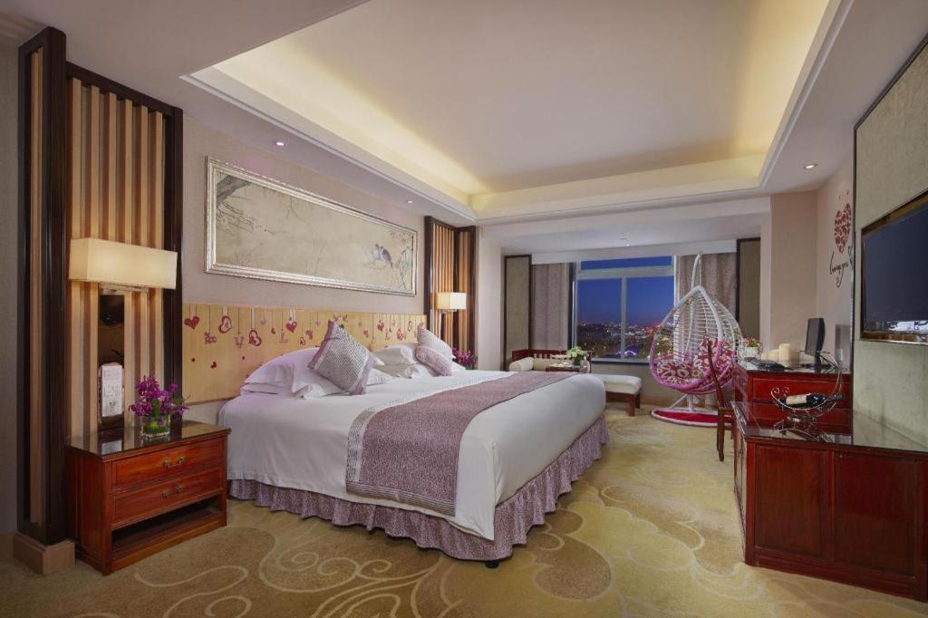 Feicheng Blossom Hotel Exterior photo