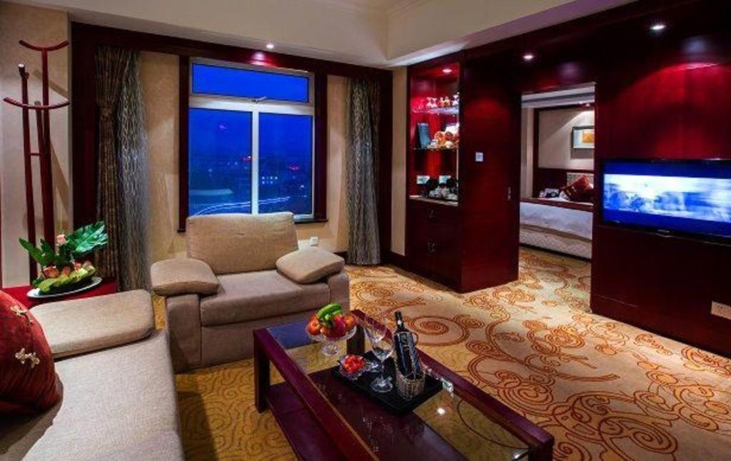 Feicheng Blossom Hotel Exterior photo